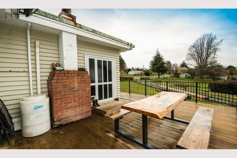 Photo of property in 15 Hukaroa Road, Raetihi, 4632