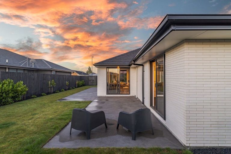 Photo of property in 20 Selfe Crescent, Burwood, Christchurch, 8083