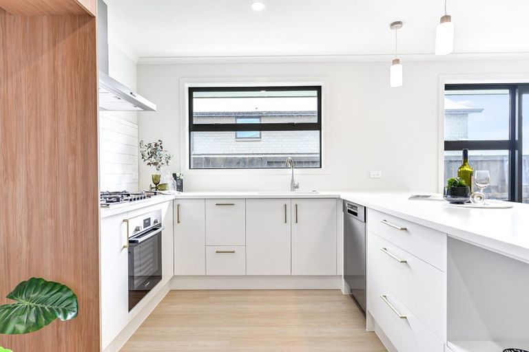 Photo of property in 10 Oralee Terrace, Peacocke, Hamilton, 3206