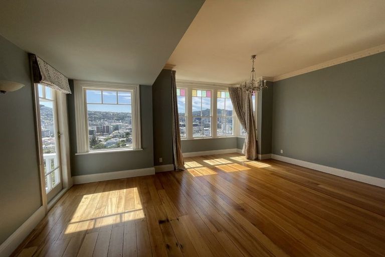 Photo of property in 21 Austin Street, Mount Victoria, Wellington, 6011