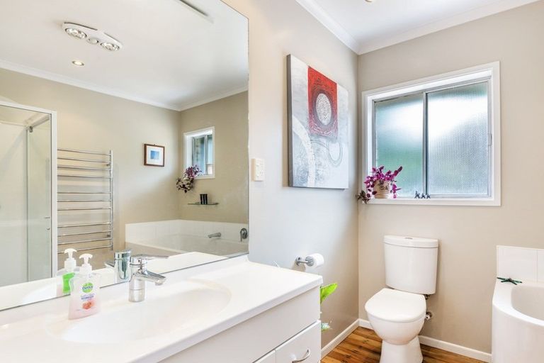 Photo of property in 106 Taupo View Road, Taupo, 3330