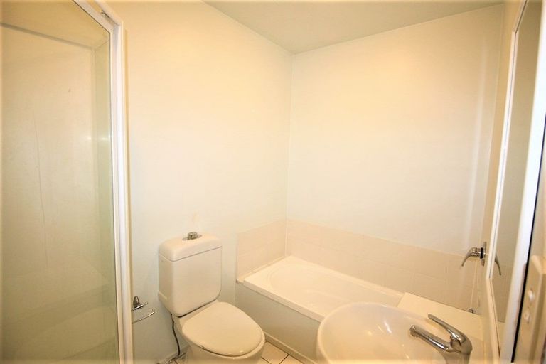 Photo of property in 17/30 John Jennings Drive, Oteha, Auckland, 0632