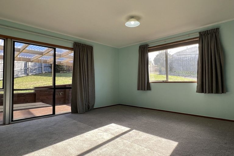 Photo of property in 121a Seabrook Avenue, New Lynn, Auckland, 0600