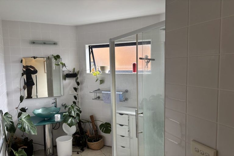 Photo of property in 31 Summit Road, Fairfield, Lower Hutt, 5011