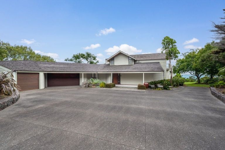 Photo of property in 247 Broomfields Road, Whitford, Howick, 2571