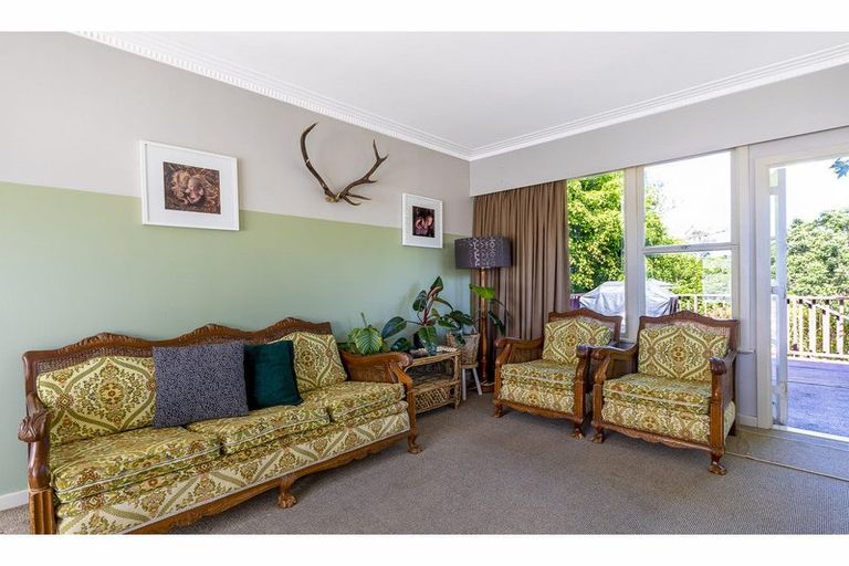 Photo of property in 52 Sylvan Crescent, Te Atatu South, Auckland, 0610