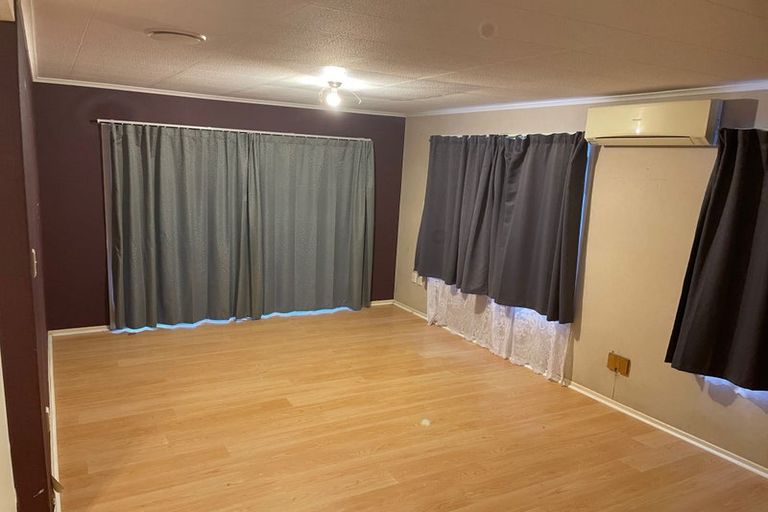 Photo of property in 76 Elmslie Road, Pinehaven, Upper Hutt, 5019
