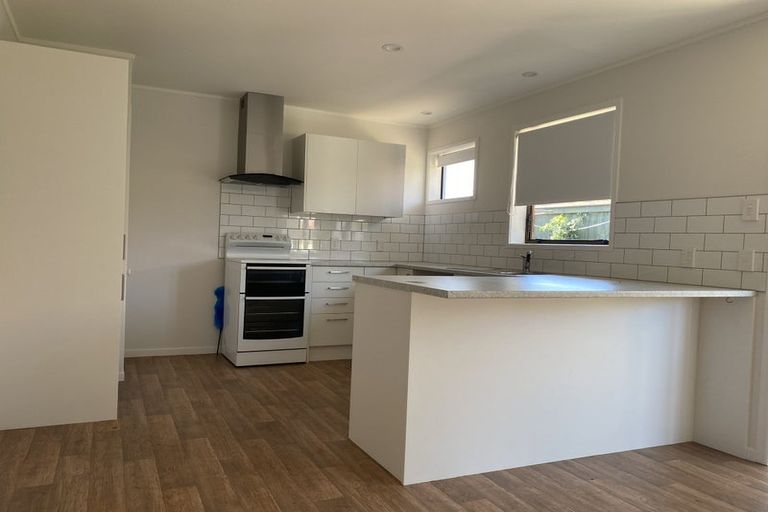 Photo of property in 1/6 Annette Avenue, Te Atatu South, Auckland, 0610