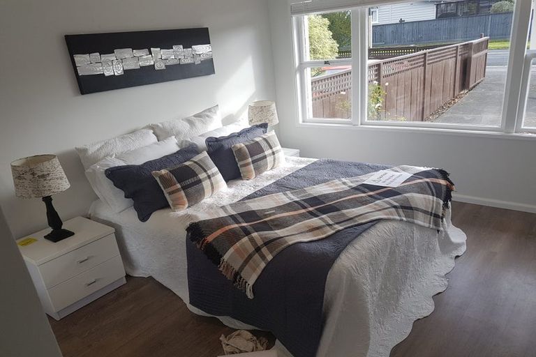 Photo of property in 4/27 Nikau Street, New Lynn, Auckland, 0600