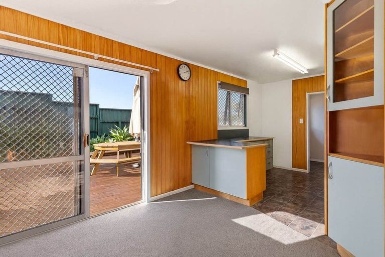 Photo of property in 20 Newham Place, Henderson, Auckland, 0612