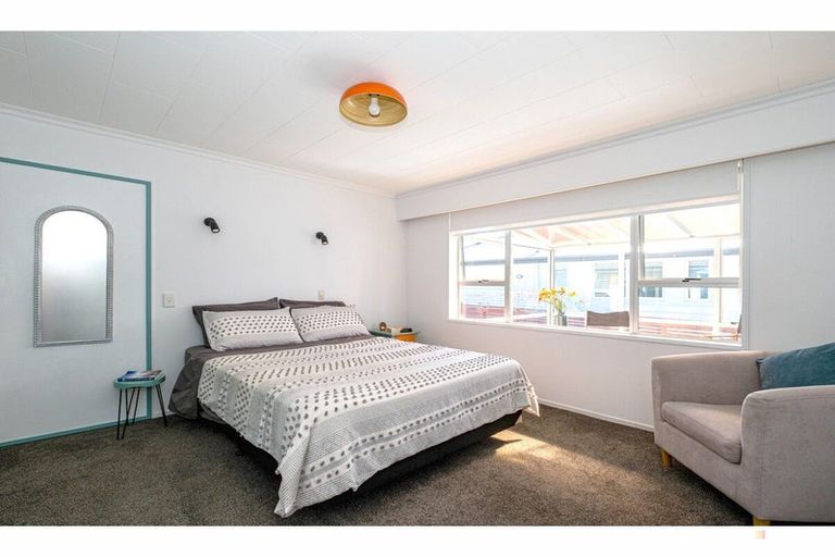 Photo of property in 10a-b Churchill Place, Waimate, 7924