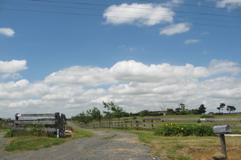 Photo of property in 63 Whatapaka Road, Karaka, Papakura, 2580