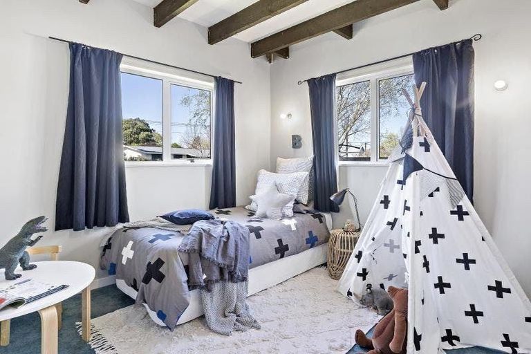 Photo of property in 8 Reading Street, Greytown, 5712