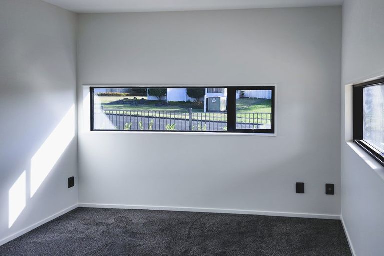 Photo of property in 2 Embling Place, Eastern Beach, Auckland, 2012