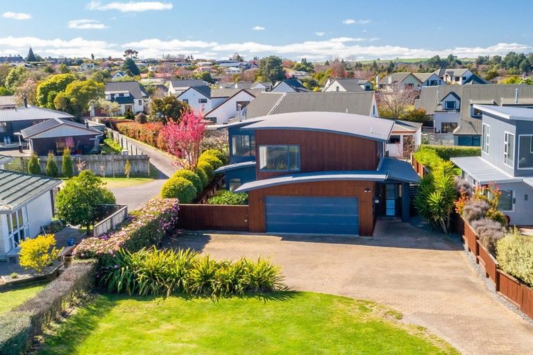 Photo of property in 2/2 Rhodes Fall, Rangatira Park, Taupo, 3330