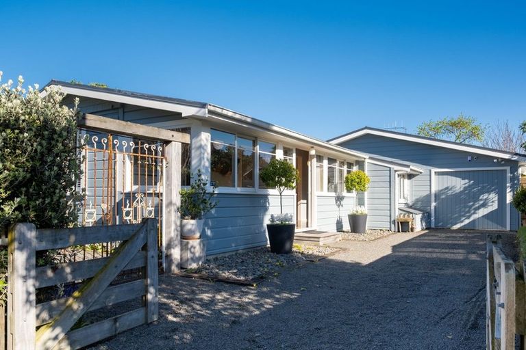 Photo of property in 15 Pipi Street, Te Awanga, 4102