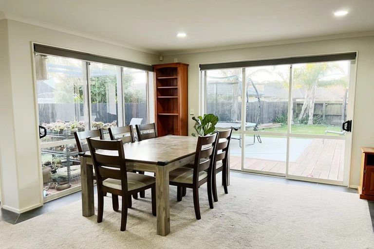 Photo of property in 18 Huntington Park Drive, Greenhithe, Auckland, 0632