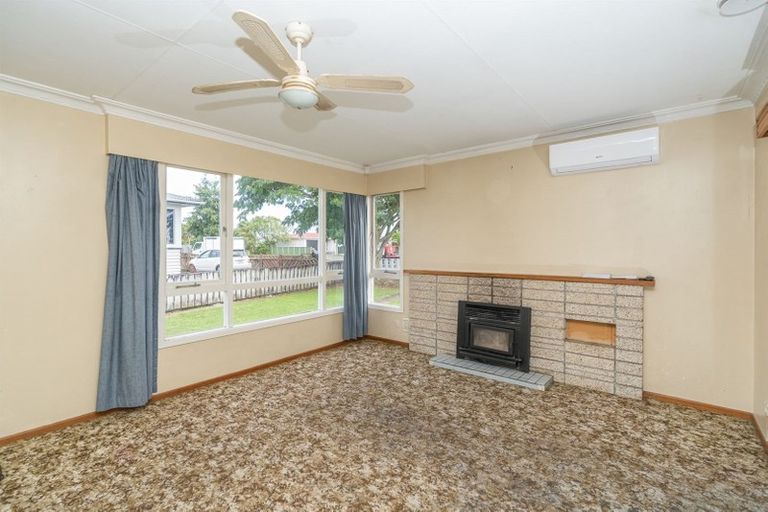 Photo of property in 77 Collins Road, Melville, Hamilton, 3206