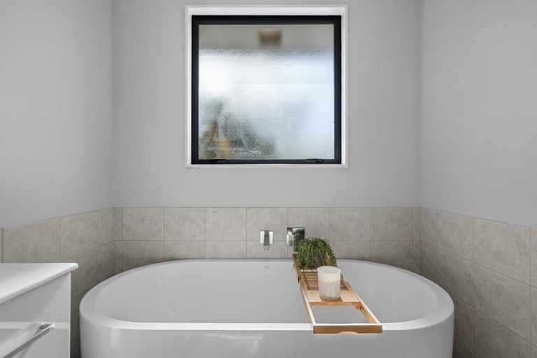 Photo of property in 12 Whiting Drive, Wakefield, 7025