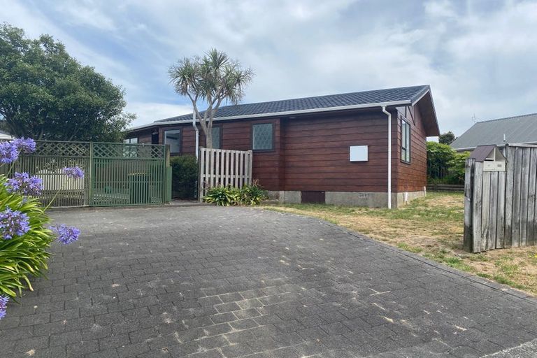 Photo of property in 47 Guadeloupe Crescent, Grenada Village, Wellington, 6037