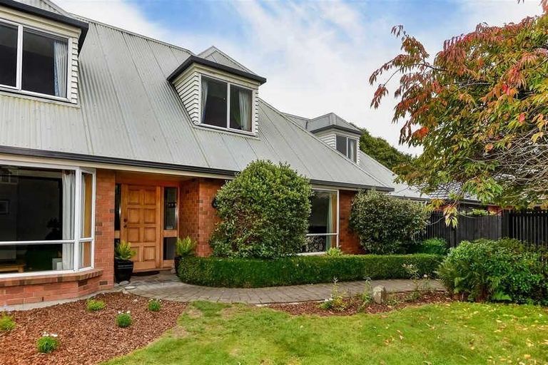 Photo of property in 12 Ilam Park Place, Ilam, Christchurch, 8041