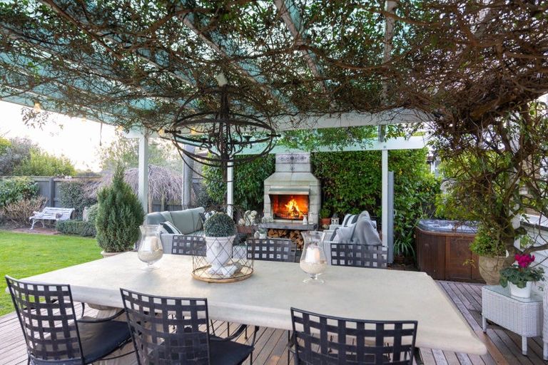 Photo of property in 244 Victoria Avenue, Hokowhitu, Palmerston North, 4410