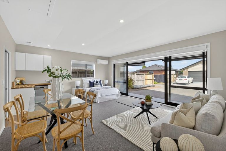Photo of property in 15 Saint Peters Close, Woolston, Christchurch, 8062