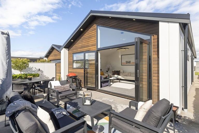 Photo of property in 62 Freedom Drive, Kelvin Grove, Palmerston North, 4414