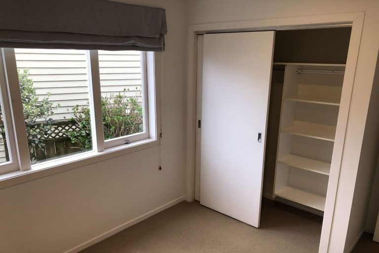 Photo of property in 6 Hinemoa Terrace, Birkenhead, Auckland, 0626