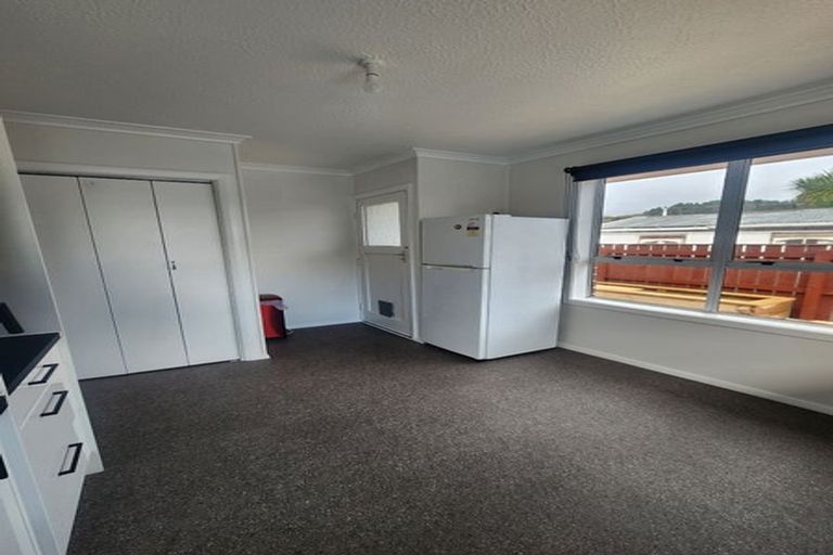 Photo of property in 13-13a Benzie Avenue, Wallaceville, Upper Hutt, 5018