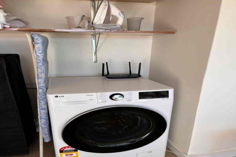 Photo of property in 39 Milne Terrace, Island Bay, Wellington, 6023