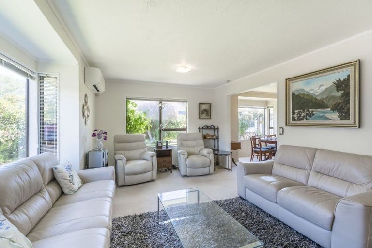 Photo of property in 349b Te Moana Road, Waikanae, 5036