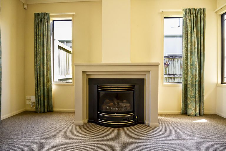 Photo of property in 27 Pirie Street, Palmerston North, 4410