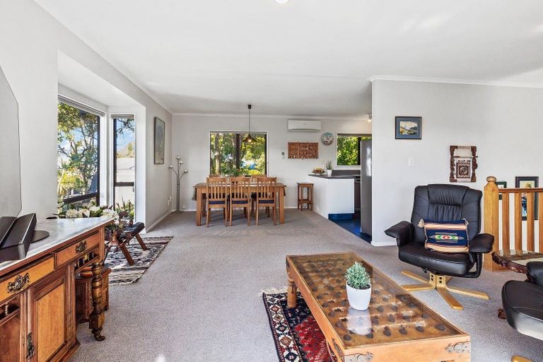 Photo of property in 126a Breaker Bay Road, Breaker Bay, Wellington, 6022