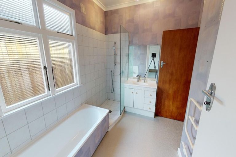 Photo of property in 261 Victoria Avenue, Hokowhitu, Palmerston North, 4410