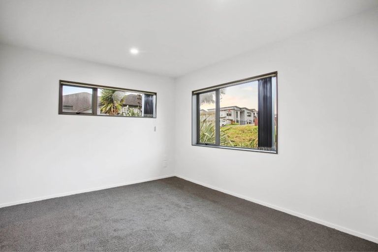 Photo of property in 8 Vino Cina Heights, Ranui, Auckland, 0612