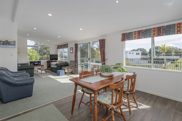 Photo of property in 20 Hardy Place, Cooks Beach, Whitianga, 3591