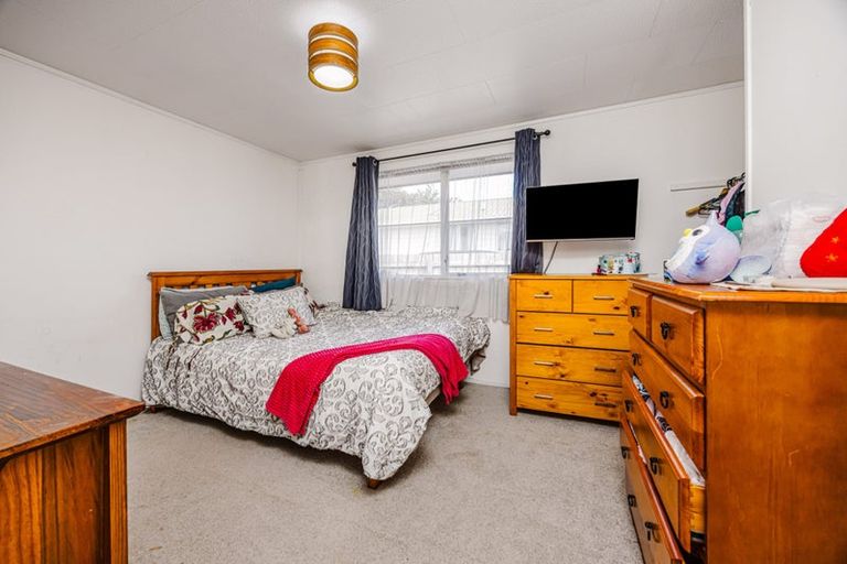 Photo of property in 2/8 Waipouri Road, Mangere, Auckland, 2022