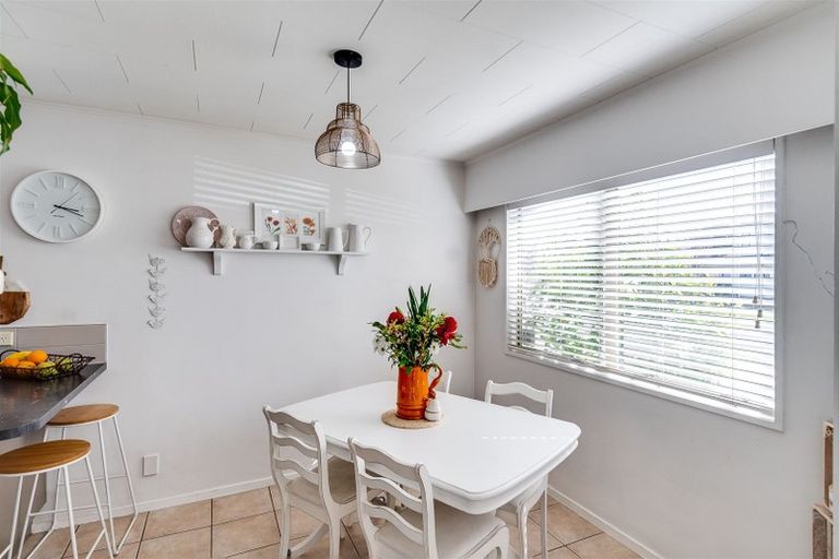 Photo of property in 43 Titoki Crescent, Pirimai, Napier, 4112