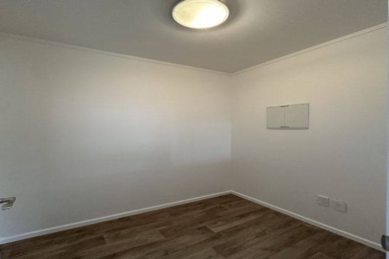 Photo of property in 3 Mitika Way, Strathmore Park, Wellington, 6022