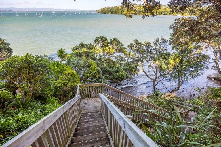 Photo of property in 74 Queen Street, Northcote Point, Auckland, 0627