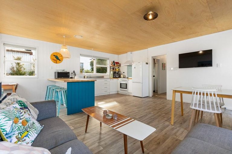 Photo of property in 34 Ocean View Road, Waihi Beach, 3611