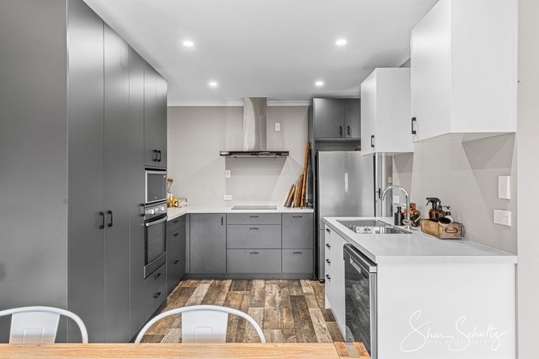 Photo of property in 17 Hook Road, Paparoa, 0571