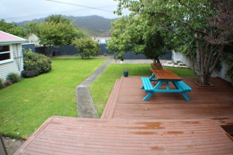 Photo of property in 26 Hewer Crescent, Naenae, Lower Hutt, 5011