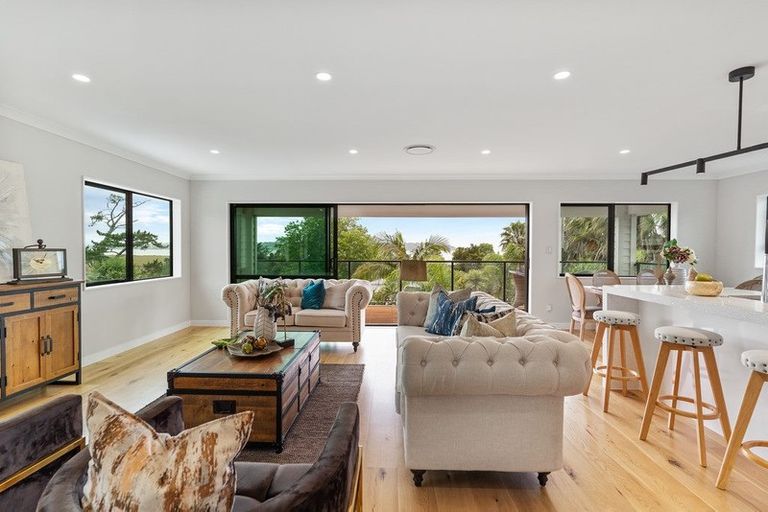 Photo of property in 48c Totara Road, Te Atatu Peninsula, Auckland, 0610