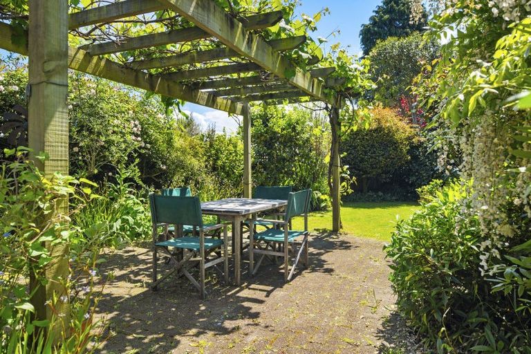 Photo of property in 39b Aquarius Drive, Kawaha Point, Rotorua, 3010