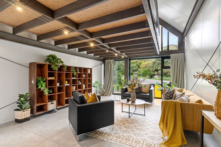 Photo of property in 69 Wellington Road, Paekakariki, 5034