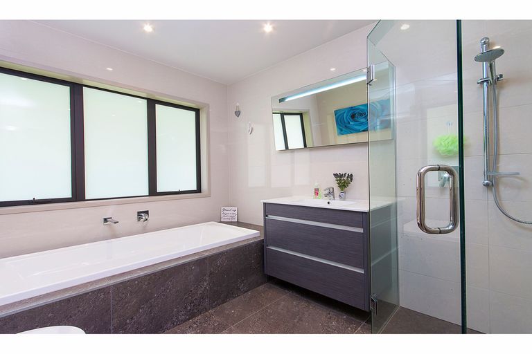 Photo of property in 63 Aldred Road, Karioitahi, Waiuku, 2683