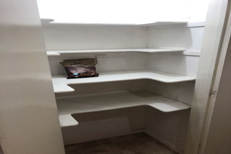 Photo of property in 32a Bancroft Terrace, Newlands, Wellington, 6037