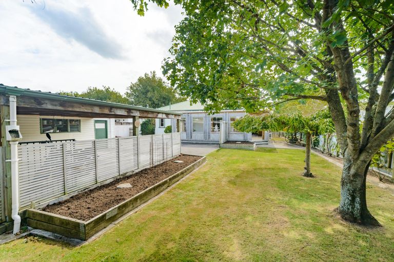 Photo of property in 10 Stanley Avenue, Palmerston North, 4414